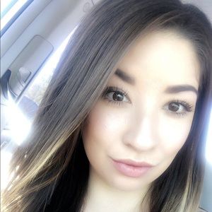 Meet your Posher, Denikka